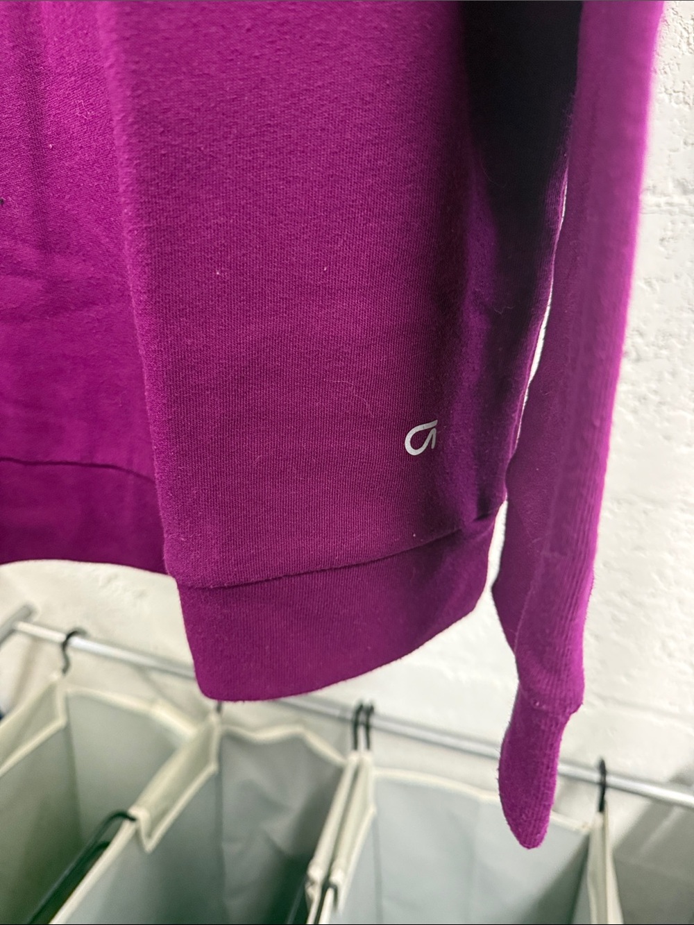 GAPFit Women's Purple Long-Sleeve Cross-Back Sweatshirt Large NEVER WORN - Picture 2 of 4